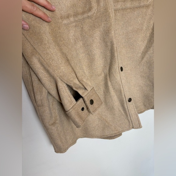 Old Navy Tan Shacket. Unisex - Picture 2 of 12